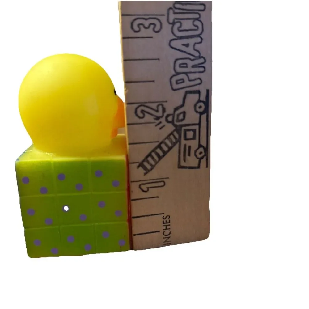 Unbranded Miniature 2.5” Rubber Duck In A Box/On A Cube Ducky Toy Or For Jeep
